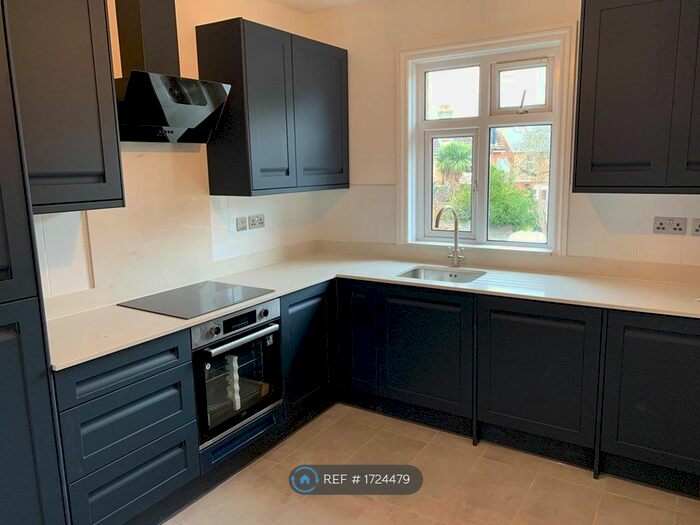 1 Bedroom Flat To Rent In Salterns Road, Poole, BH14