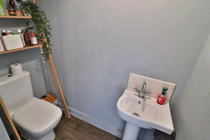 3 Bedroom Town House For Sale In Adamson Close, Latchford, Warrington, WA4