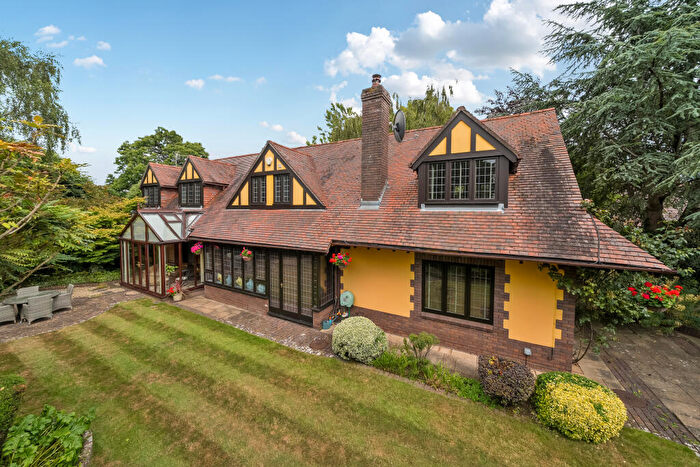 5 Bedroom Detached House For Sale In Cleeve Court, Bristol, BS16