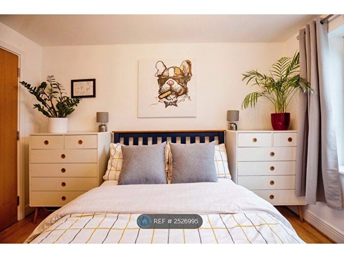 1 Bedroom Flat To Rent In St Davids Square, London, E14