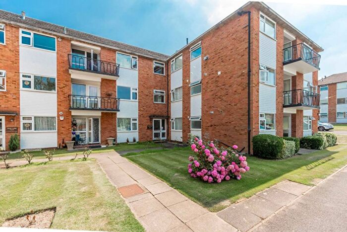 2 Bedroom Flat To Rent In Sandy Lodge Way, Northwood, HA6