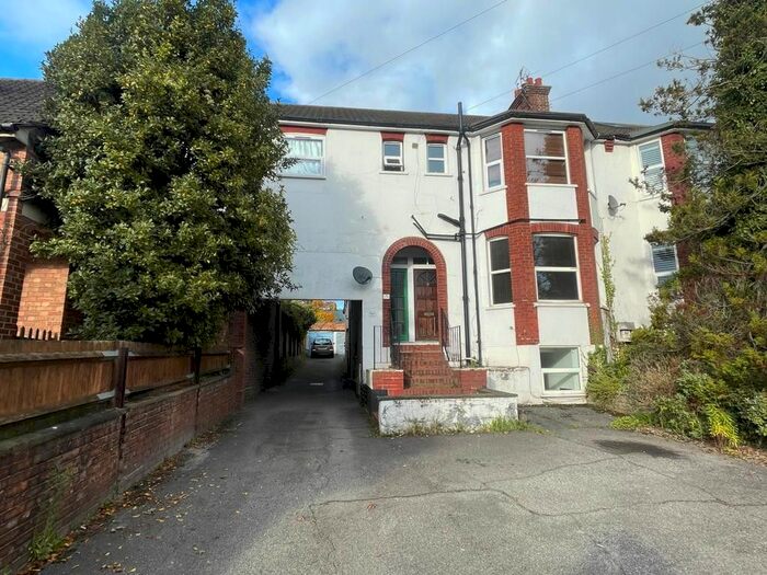 1 Bedroom Flat To Rent In Rickmansworth Road, Watford, Hertfordshire, WD18