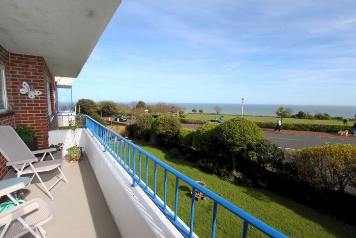 2 Bedroom Flat For Sale In Cliff Road, Eastbourne, BN20