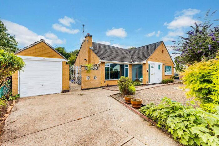 2 Bedroom Detached House For Sale In Rosslyn Drive, Hucknall, NG15