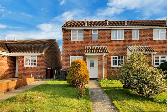 2 Bedroom End Of Terrace House To Rent In Buckingham Drive, Chichester PO19