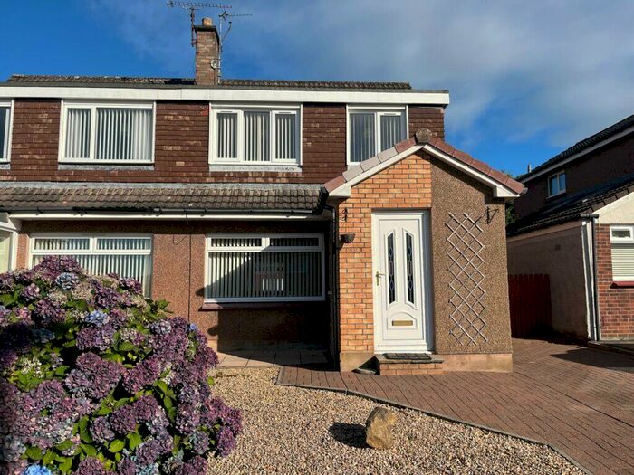 3 Bedroom Semi-Detached House To Rent In Parkdyke, Stirling, FK7
