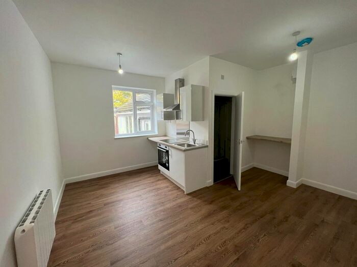 1 Bedroom Studio To Rent In Stirling Road, Edgbaston, Birmingham, B16