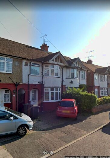 Terraced House To Rent In Britannia Avenue, Luton LU3