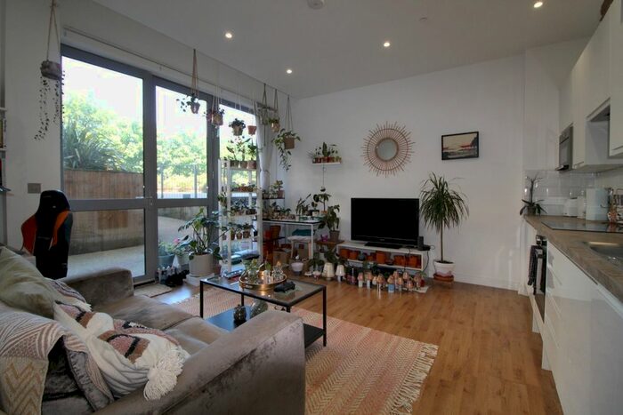 1 Bedroom Flat To Rent In Wick Lane, London, E3
