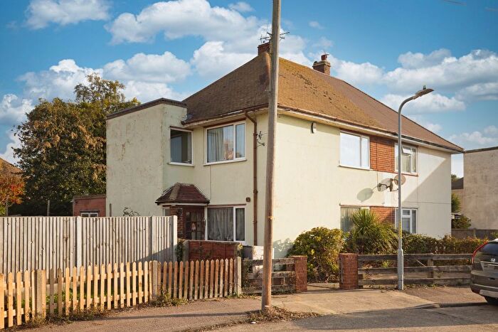 3 Bedroom Semi-detached House For Sale In Bathurst Close, Ramsgate, Kent, CT12