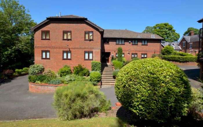 2 Bedroom Apartment To Rent In Garden House, St Peters Avenue, RG4