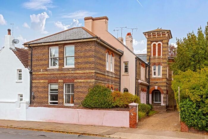 2 Bedroom Flat For Sale In Richmond Road, Worthing, BN11