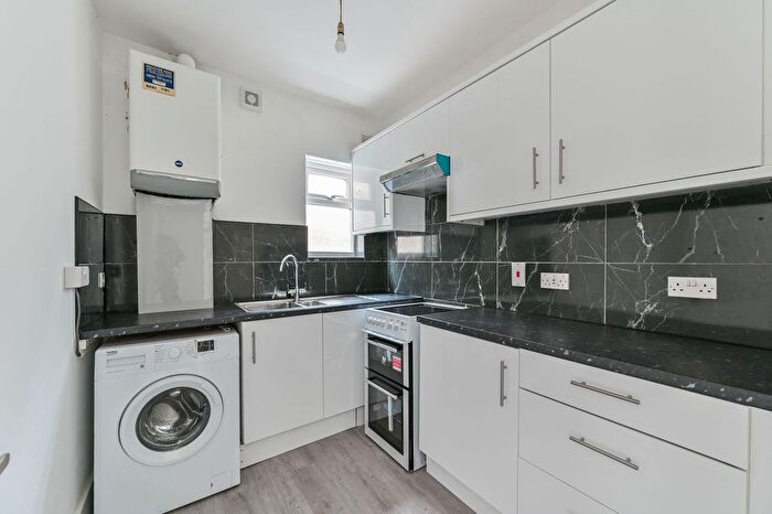 1 Bedroom Maisonette To Rent In Vant Road, Tooting, London, SW17