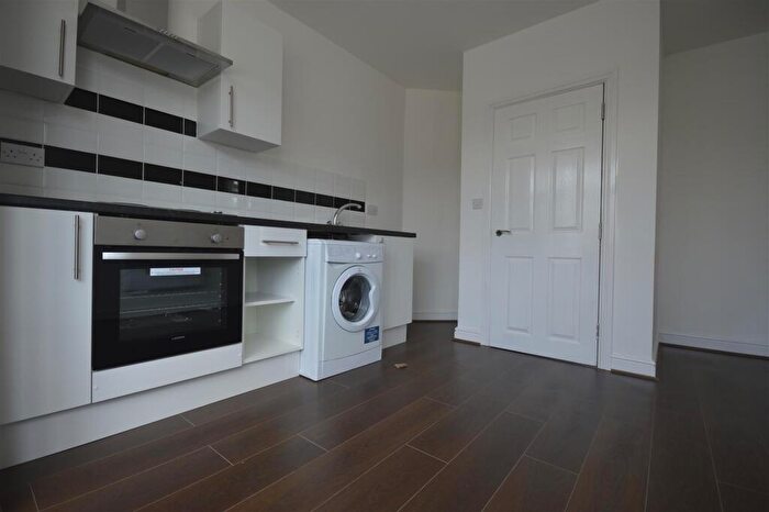 1 Bedroom Flat To Rent In Narborough Road, Leicester, LE3