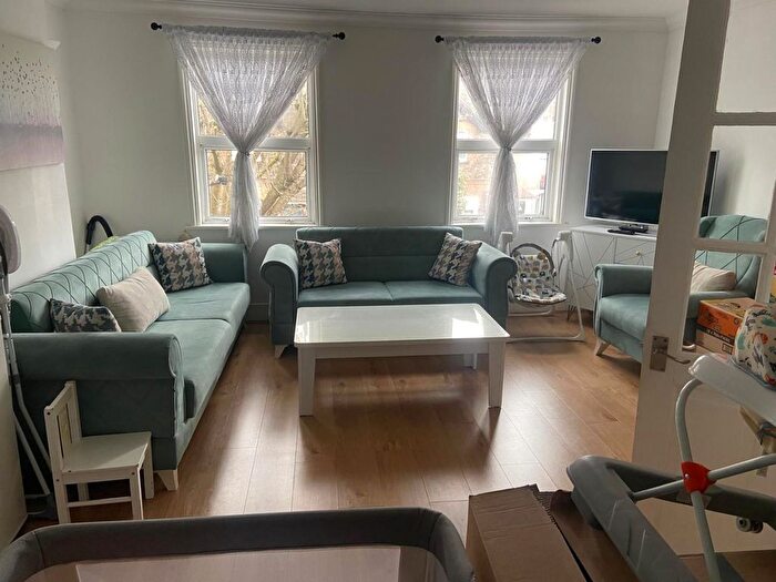 1 Bedroom Flat To Rent In Percival Road, Enfield, EN1