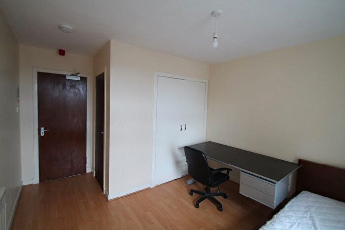 3 Bedroom Flat To Rent In Seagate, Dundee, DD1