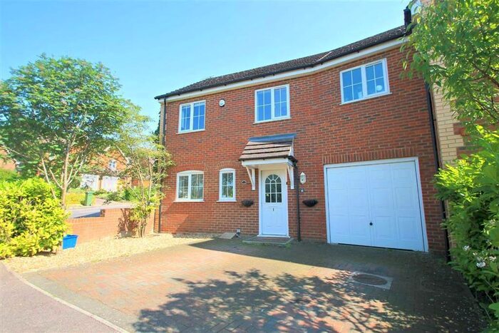 3 Bedroom End Of Terrace House To Rent In Walden Croft, Simpson, Milton Keynes MK6