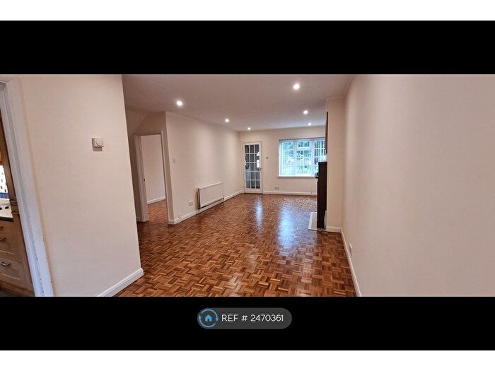 3 Bedroom Terraced House To Rent In Connaught Road, Reading, RG30