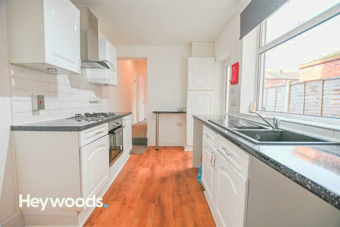 2 Bedroom Flat To Rent In Lawson Terrace, Newcastle-under-Lyme, ST5