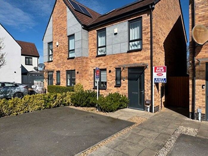 2 Bedroom Semi Detached House For Sale In Lapwing Road, South Elmsall, WF9