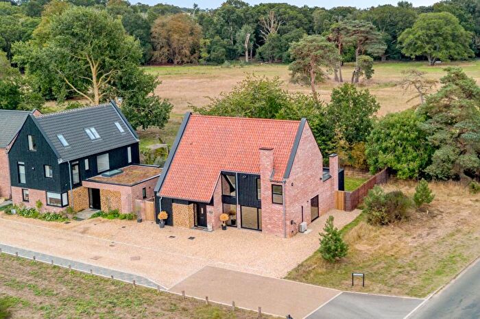 4 Bedroom Detached House For Sale In Chain-Free Modern Three Storey Home In Ingoldisthorpe, PE31