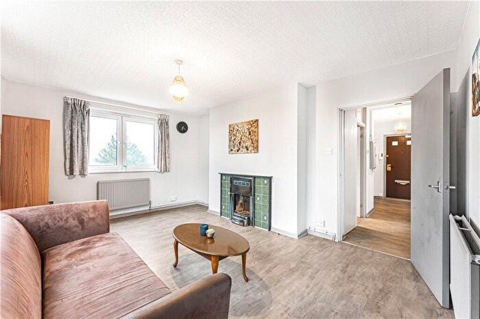 2 Bedroom Apartment To Rent In Jamaica Road, London, SE16