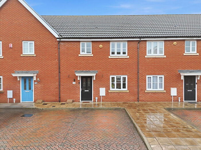 2 Bedroom Terraced House For Sale In Roedean Crescent, Dunton Fields, Laindon, SS15