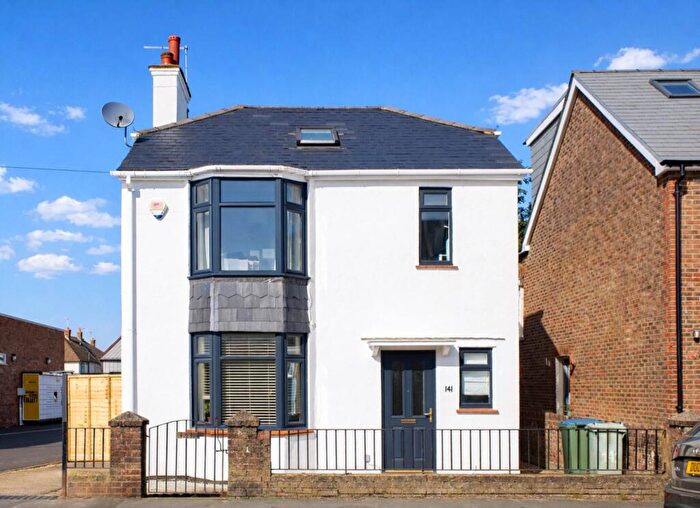 3 Bedroom Detached House For Sale In Crawley Road, Horsham, RH12