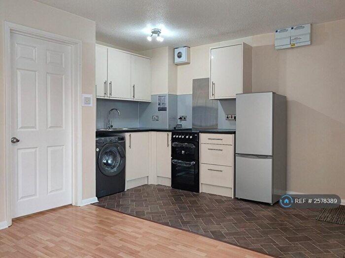 1 Bedroom Flat To Rent In Dunnock Close, Rowland's Castle, PO9