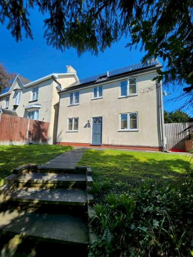 3 Bedroom Detached House To Rent In Ross, Rowley Regis, B65