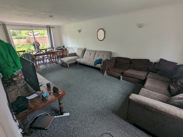 1 Bedroom Detached House To Rent In Whitley Street, Reading, Berkshire, RG2