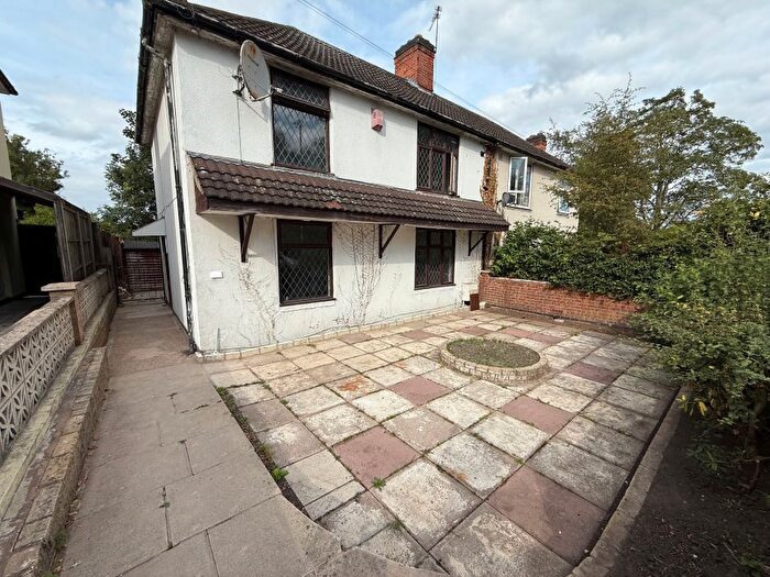 3 Bedroom Semi-Detached House To Rent In Stonesby Avenue, Leicester, LE2