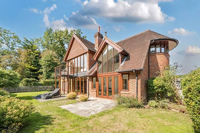 3 Bedroom Detached House To Rent In Goose Green, Guildford, GU5