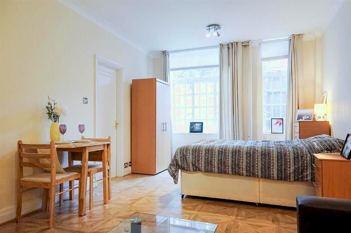 Studio To Rent In Brown Street, Marylebone, W1H