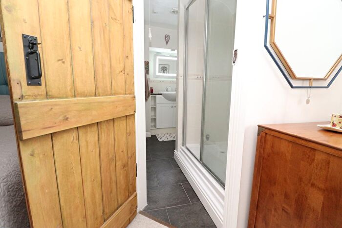 2 Bedroom Cottage For Sale In High Street, Leadenham, Lincoln, LN5