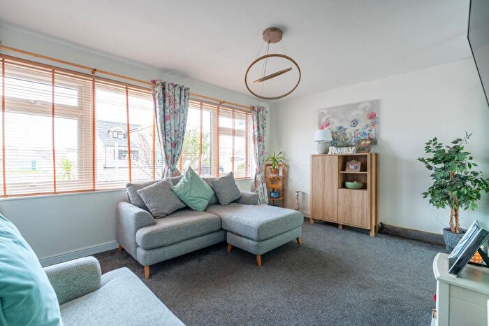 3 Bedroom Link Detached House For Sale In Westland Road, Oulton Broad South, NR33