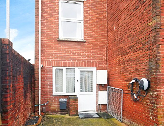 1 Bedroom End Of Terrace House For Sale In George Street, Salisbury, SP2
