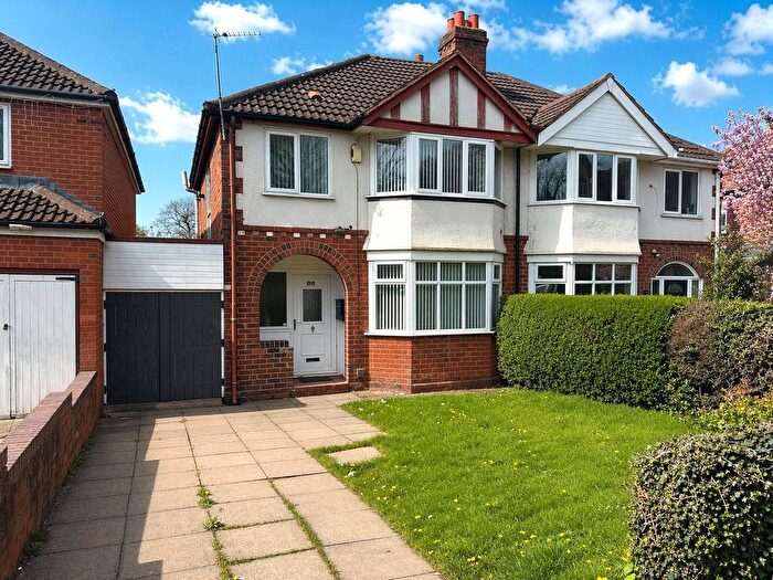 3 Bedroom Semi Detached House For Sale In Francis Road, Stechford, Birmingham, West Midlands, B33