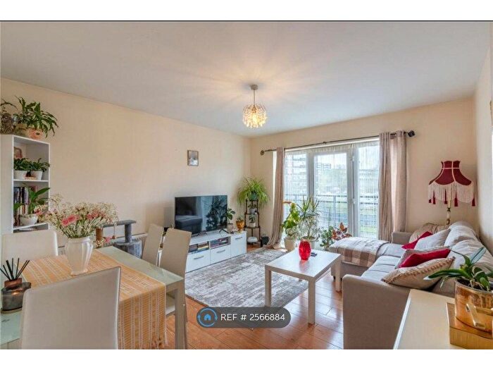 2 Bedroom Flat To Rent In Wednesfield Road, Wolverhampton, WV10