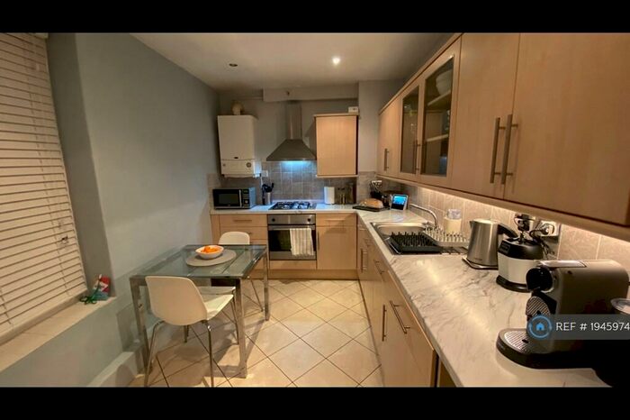 2 Bedroom Flat To Rent In Kilner House, London, SE11