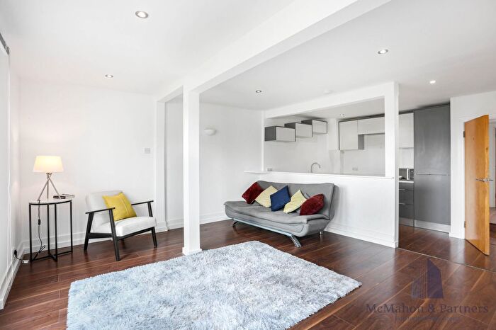 2 Bedroom Property To Rent In City Road, London, EC1Y