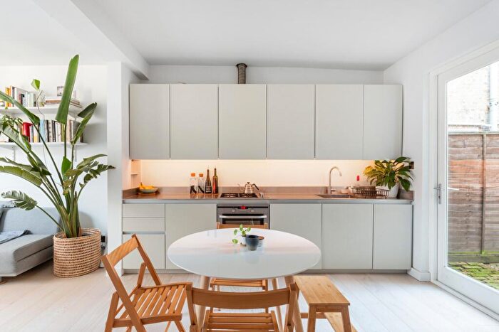 1 Bedroom Flat To Rent In Benhill Road, SE5