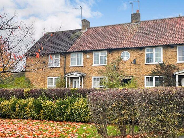 3 Bedroom Terraced House For Sale In Gainswood, Welwyn Garden City, AL7