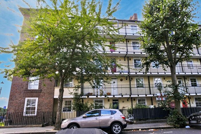 2 Bedroom Flat For Sale In Portland Road, London, W11