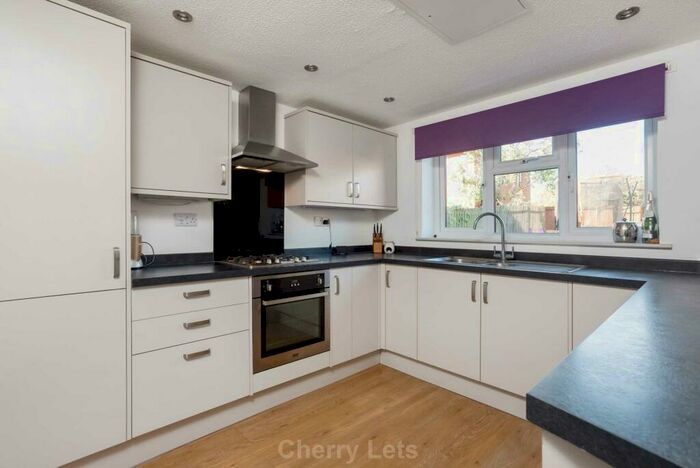 3 Bedroom Detached House To Rent In Mill Close, Deddington, OX15