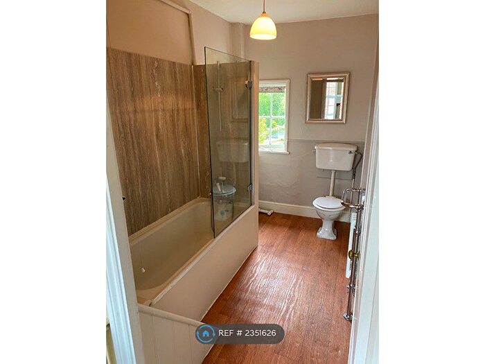 1 Bedroom Flat To Rent In West Street, Wilton, Salisbury, SP2