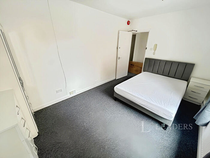 1 Bedroom House To Rent In Wellington Street, Luton, Bedfordshire, LU1
