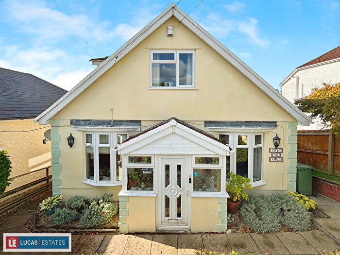 3 Bedroom Detached Bungalow For Sale In Tabor Road, Maesycwmmer, CF82