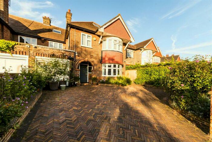 5 Bedroom Semi-Detached House To Rent In Bancroft Avenue, East Finchley, N2