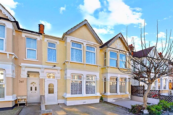 3 Bedroom Terraced House To Rent In Kingston Road, Ilford, IG1